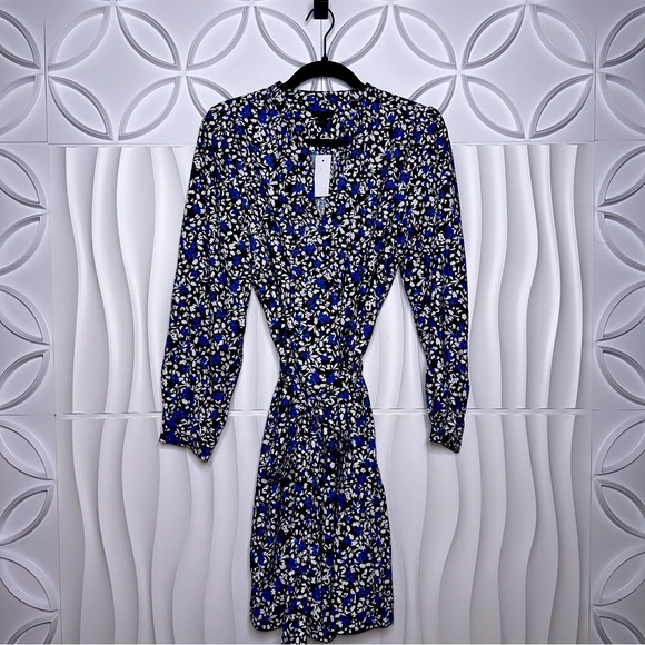 Ann Taylor Dresses & Skirts - Ann Taylor NWT Floral Wrap Dress With Belt